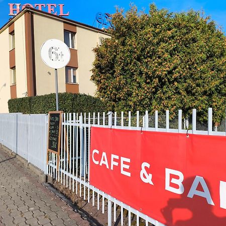 Hotel Eden 24H Жешов Екстериор снимка