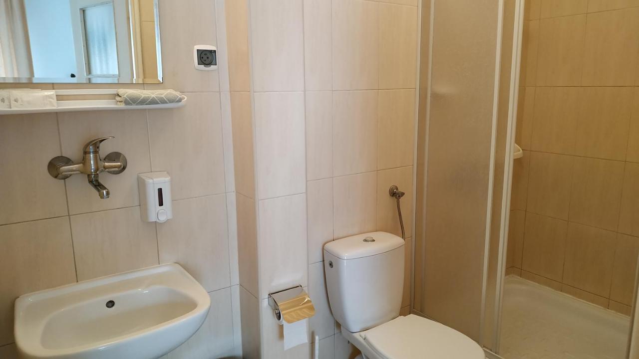 Hotel Eden 24H Жешов Екстериор снимка