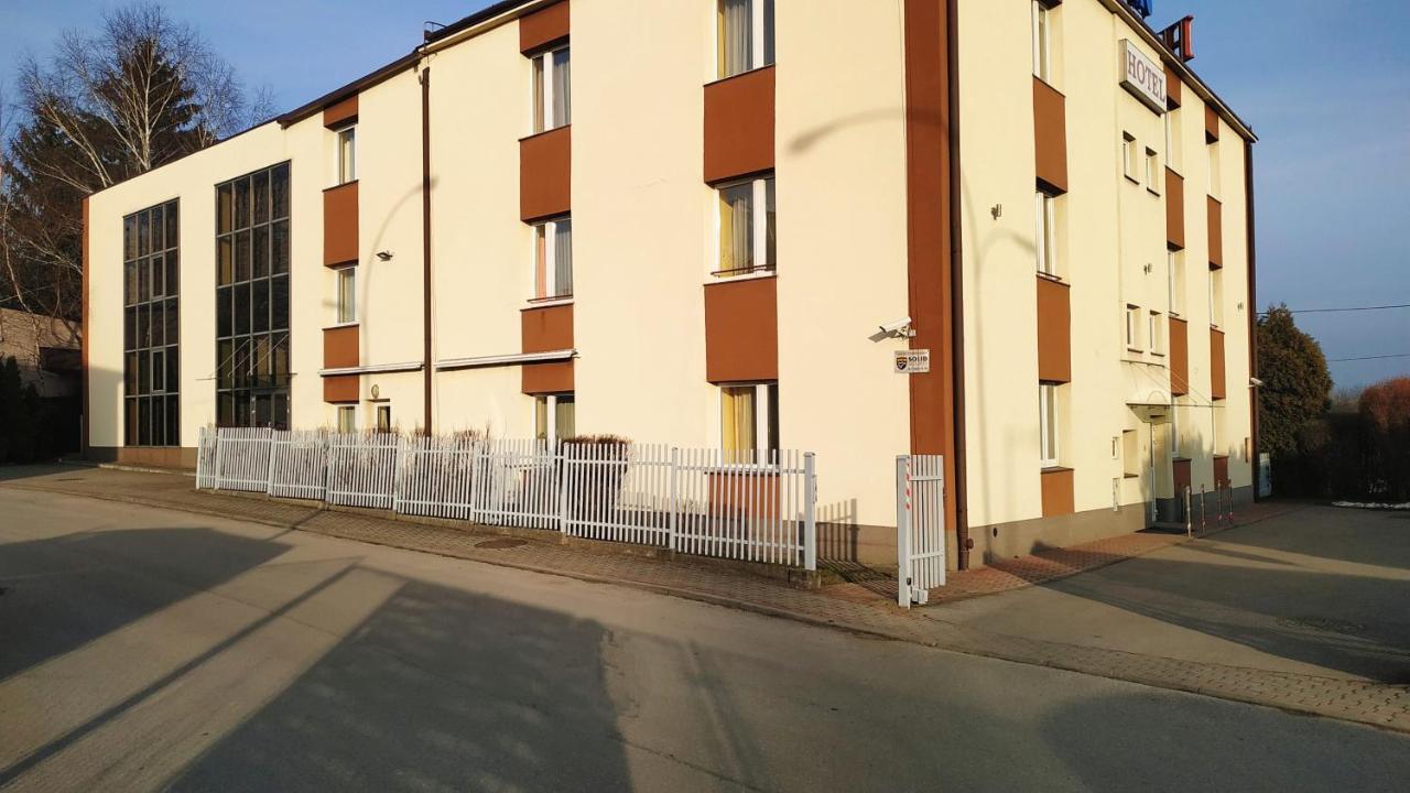 Hotel Eden 24H Жешов Екстериор снимка