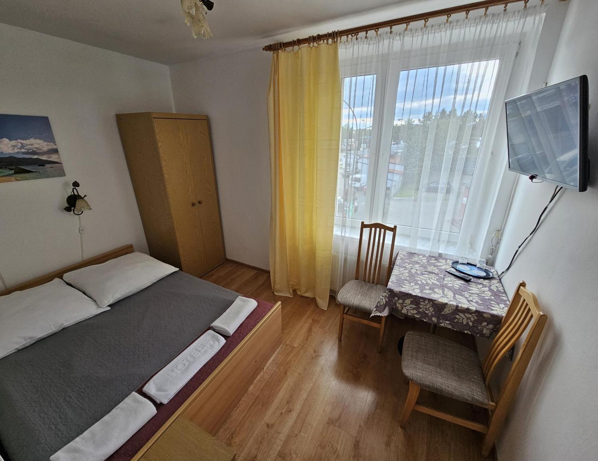 Hotel Eden 24H Жешов Екстериор снимка