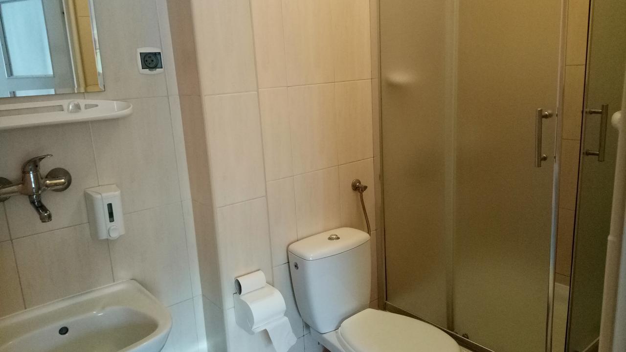 Hotel Eden 24H Жешов Екстериор снимка
