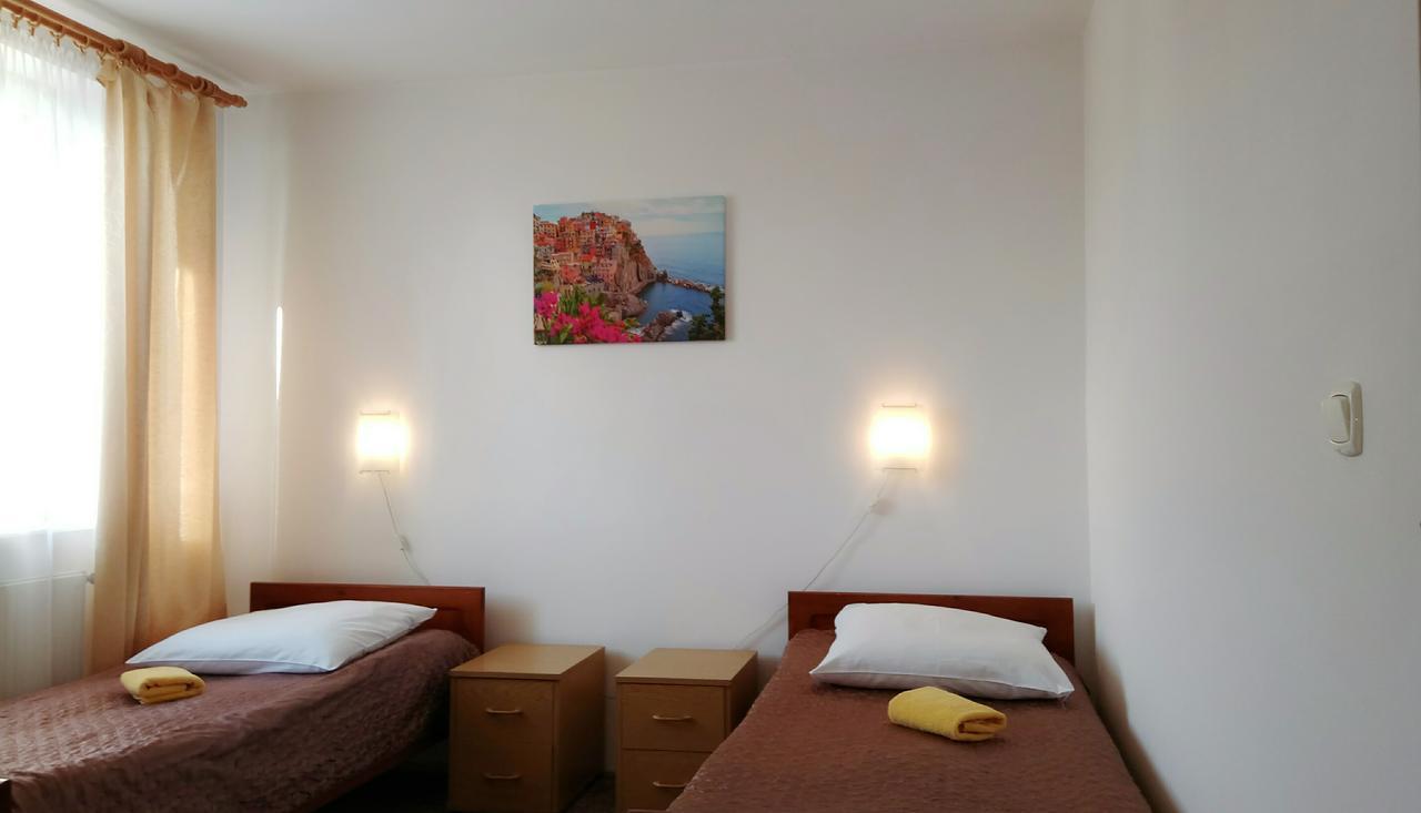 Hotel Eden 24H Жешов Екстериор снимка
